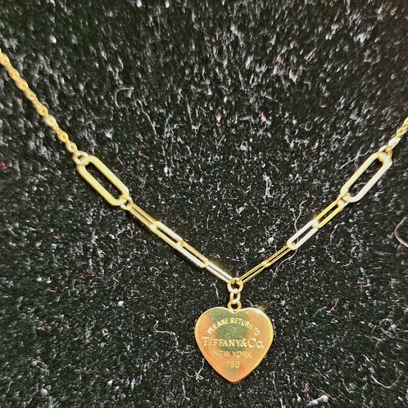18k Necklace NWT Stamps 750 Solid Gold . - Picture 2 of 13